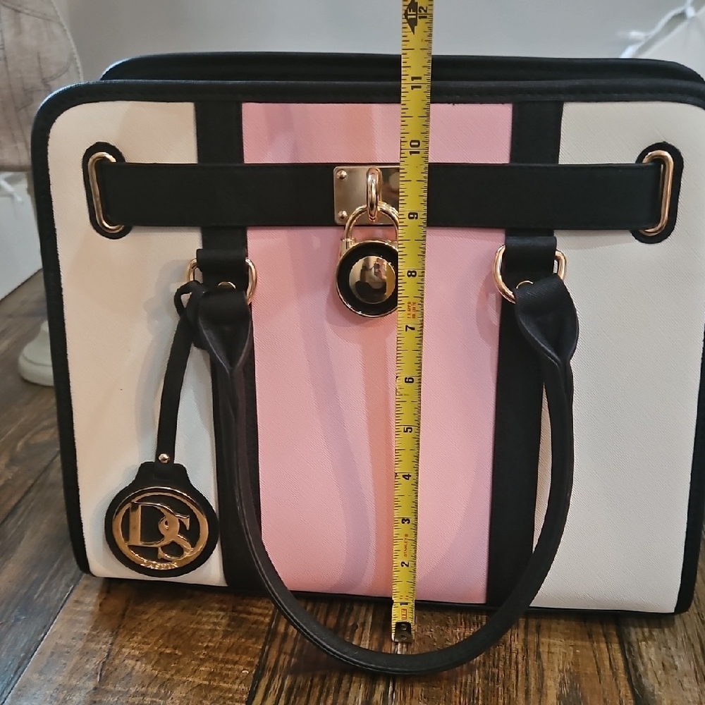 Elegant DS Black, Pink, and White Large Handbag with Gold Accents.... - Picture 7 of 9